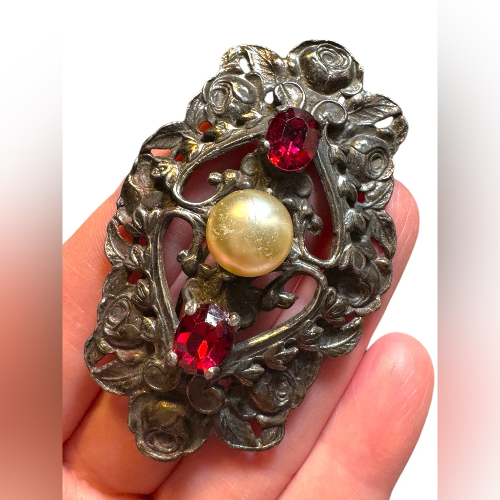 Antique Large Red Crystal Art Nouveau Floral Silvertone 1910 1920s Brooch Pin